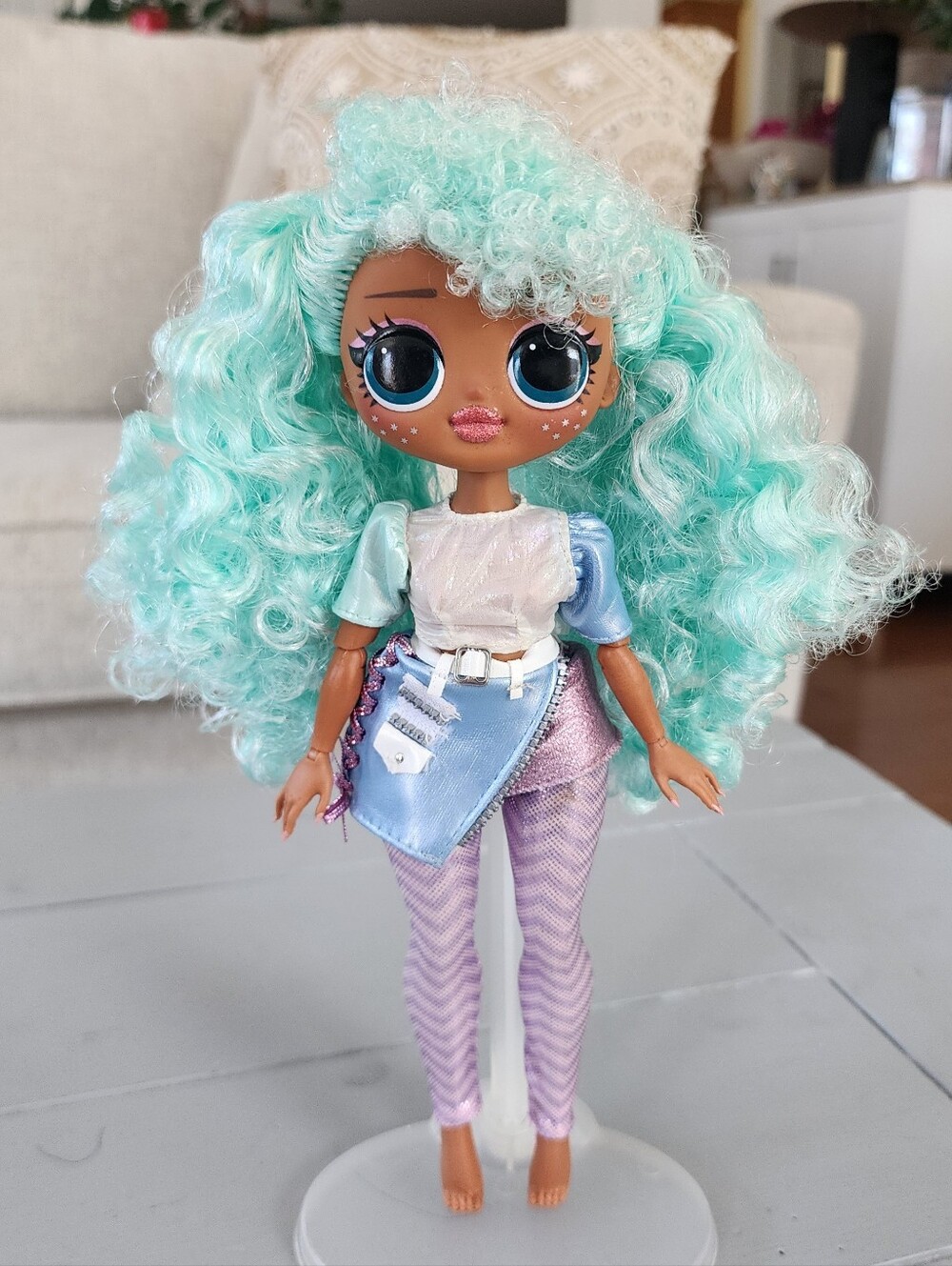MGA LOL OMG! Winter Disco Icy Gurl Fashion Doll Beautiful Doll 2020